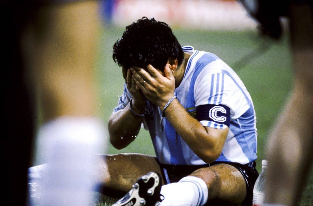 Histórias da Copa do Mundo: Argentina de Maradona é vaiada na Itália (1990)