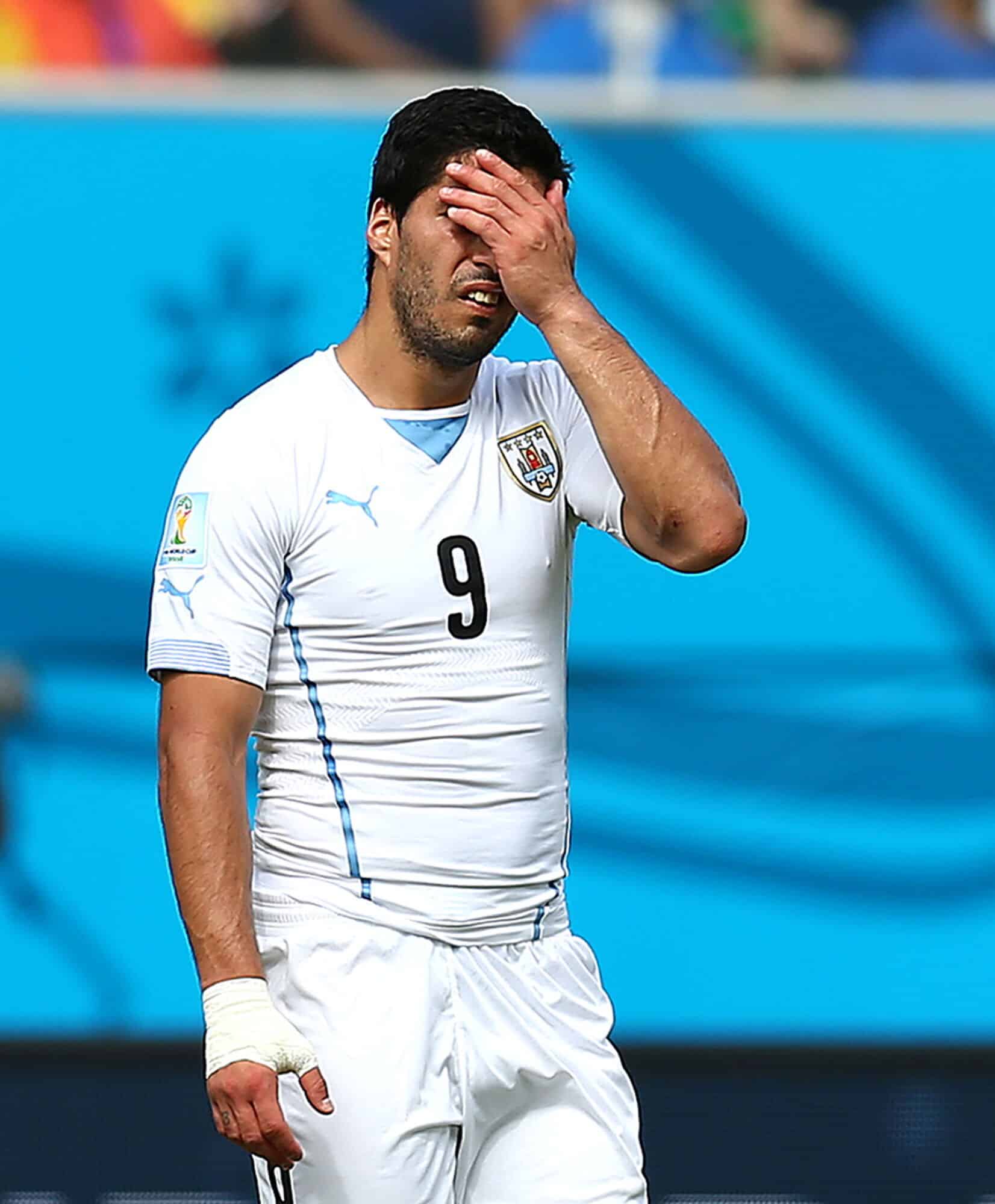 Luis Suarez joga na Copa do Mundo, foto da partida do Uruguai contra Itália, em 2014