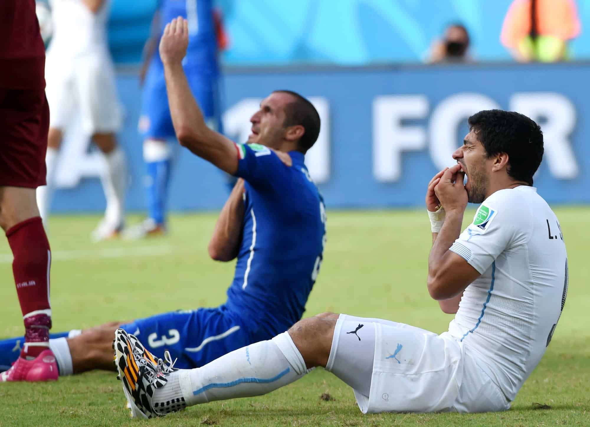 Luis Suarez na Copa do Mundo de 2014, partida entre Itália e Uruguai