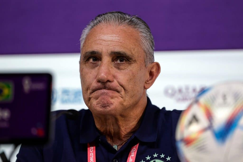 “Que piada”; torcedores não ‘aceitam’ substitutos de Tite para as vagas de Neymar e Danilo, veja repercussão