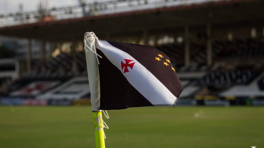 “Chega e farda”, torcedores do Vasco pedem contratação de craques do Corinthians