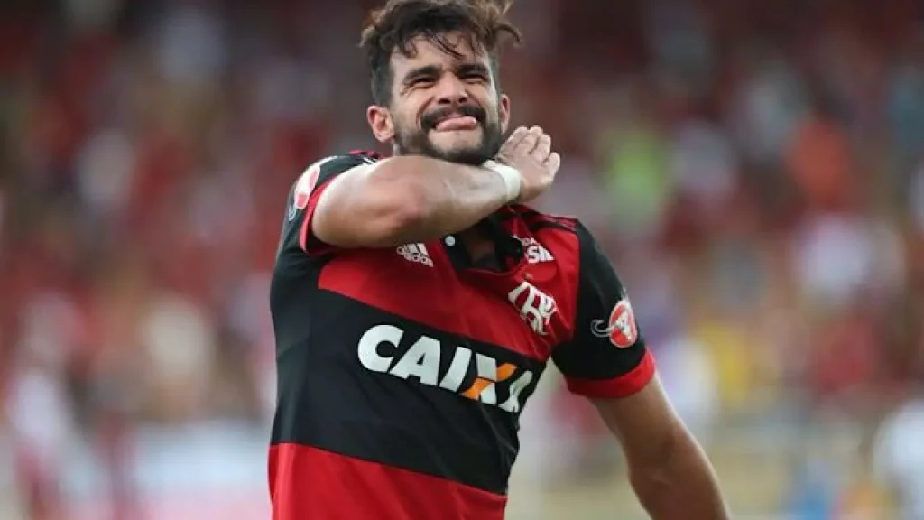 Henrique Dourado entra na mira de gigante brasileiro