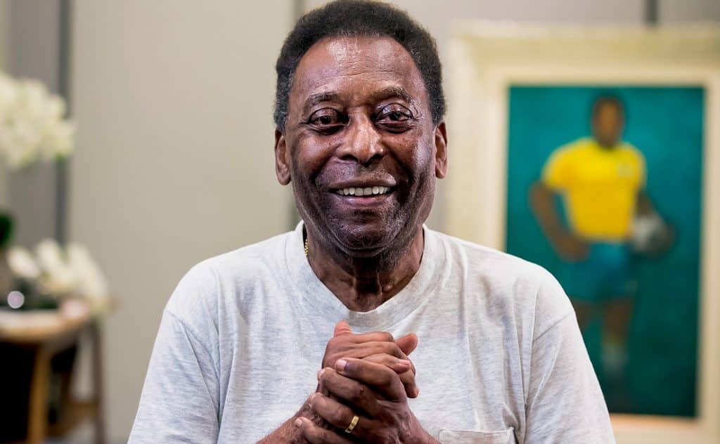 Pelé é internado e passa por exames em São Paulo; situação é delicada