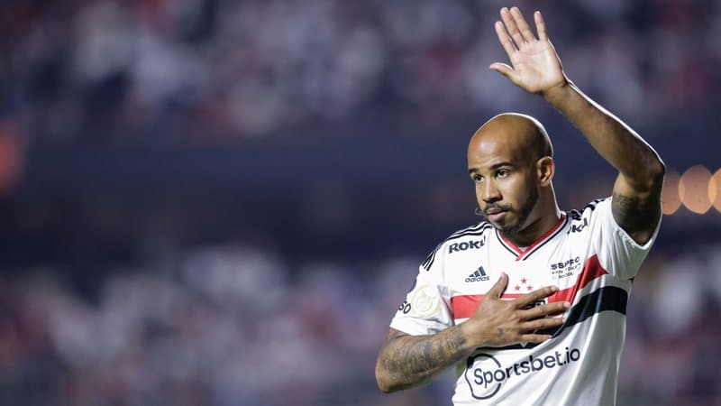 A pedido de Ceni, São Paulo quer envolver Patrick por dois jogadores do Santos