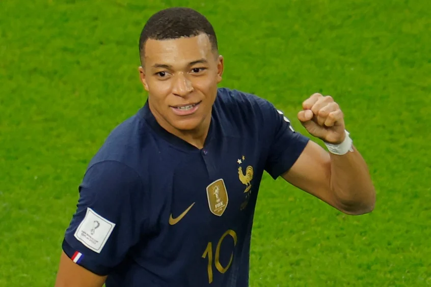 Real Madrid prepara oferta milionária por Mbappé