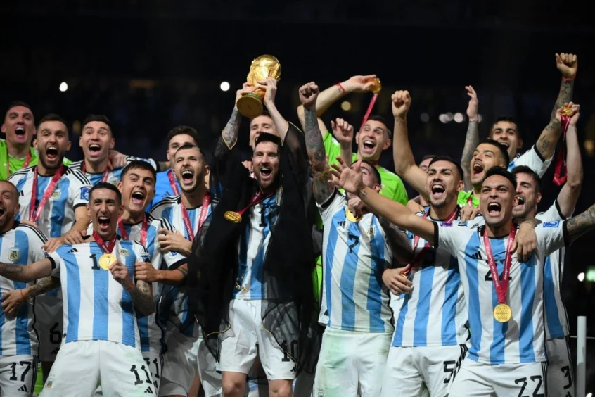 Messi campeão com a Argentina - Foto: Franck Fife/AFP