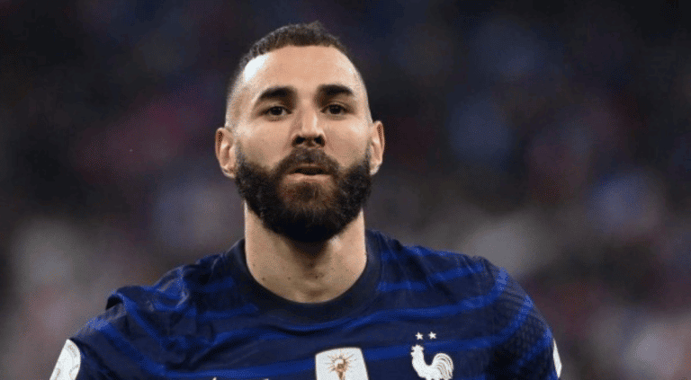 Benzema quebra o silêncio e manda recado aos companheiros de seleção