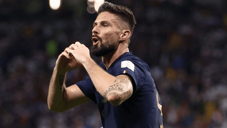 Copa do Mundo: Giroud é homenageado com camisa que marca seu recorde