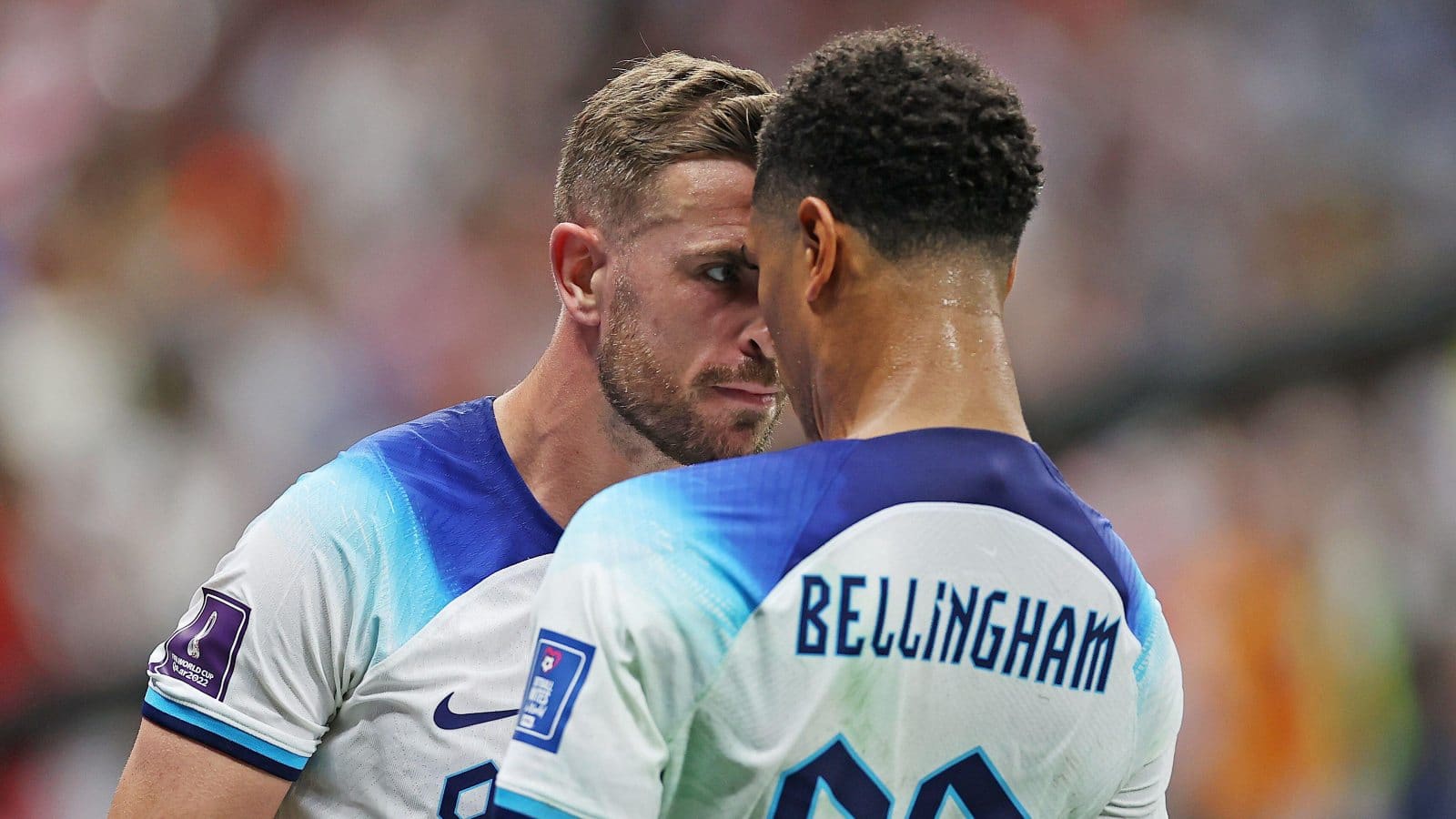 Jude Bellingham e Jordan Henderson em comemoração no jogo contra Senegal (Foto: GettyImages)