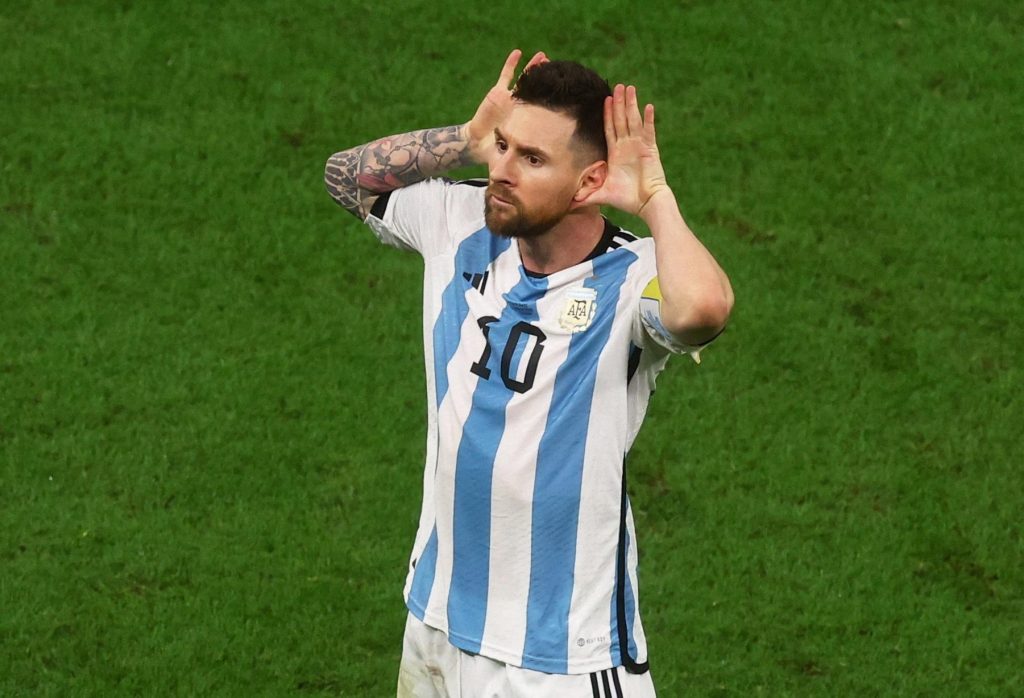 Messi a lá Maradona vira tatuagem entre torcedores argentinos