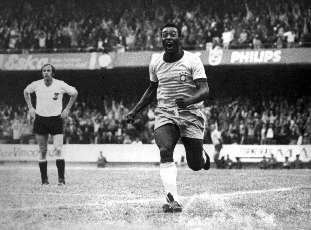 Pelé, o pioneiro dos dribles no futebol