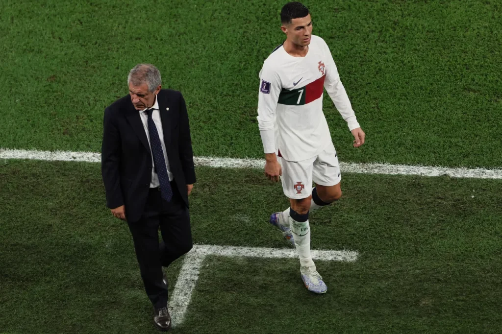 Técnico de Portugal se irrita e dispara: “Deixem o Cristiano Ronaldo em paz”