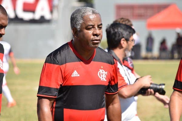 Ídolo do Flamengo, Andrade é internado após infarto