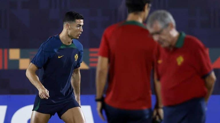 Fernando Santos justifica Cristiano Ronaldo no banco de reservas