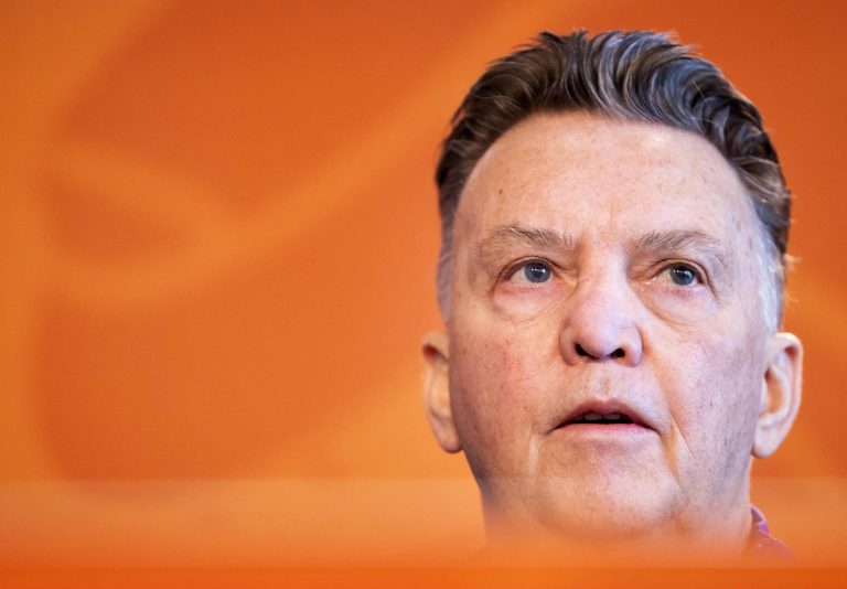 Van Gaal dispara contra Messi: “Joga pouco”