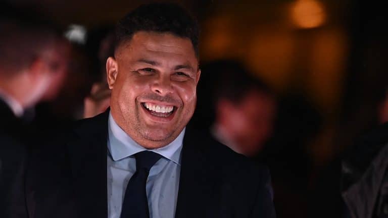 Ronaldo rebate críticas de Casagrande e de jornalistas sobre ter ido comer “carne de ouro”