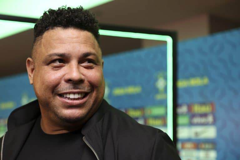 Casagrande e jornalista criticam Ronaldo e jogadores da Seleção Brasileira por comerem “bife de ouro”