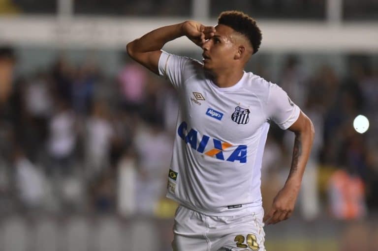 Atacante rescinde contrato com o Santos para jogar em Portugal (Foto: Reprodução/Instagram/felippe_cardoso98)