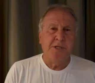 Zico se revolta com cânticos de deboche à Pelé "Espero que parem"
