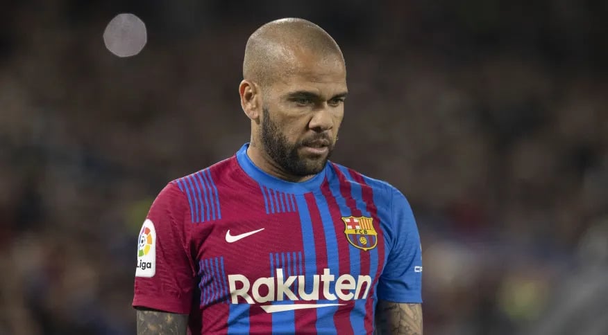 Daniel Alves está preso acusado de abuso sexual