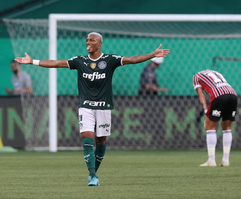 Danilo deixa o Palmeiras rumo à Europa