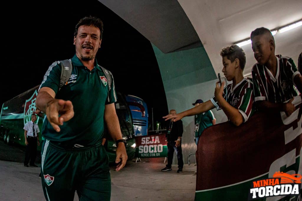 “Tivemos algumas falhas”, diz Diniz após vitória do Fluminense
