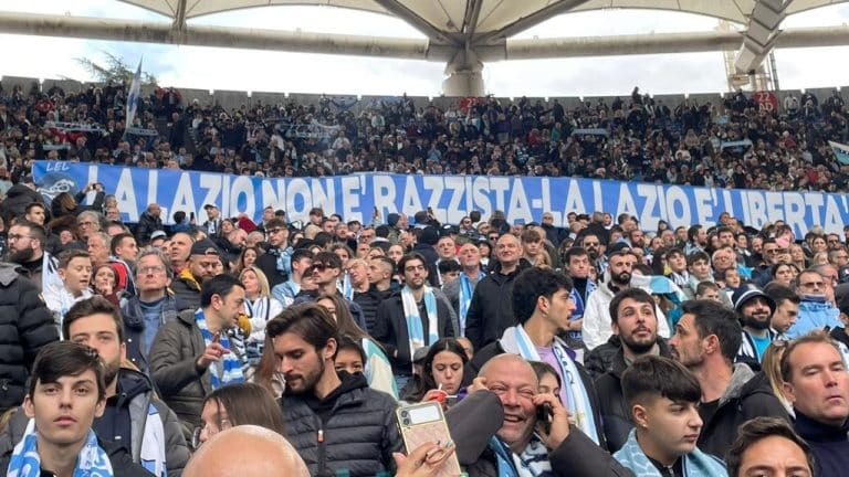 Torcida da Lazio é mais uma vez acusada de racismo