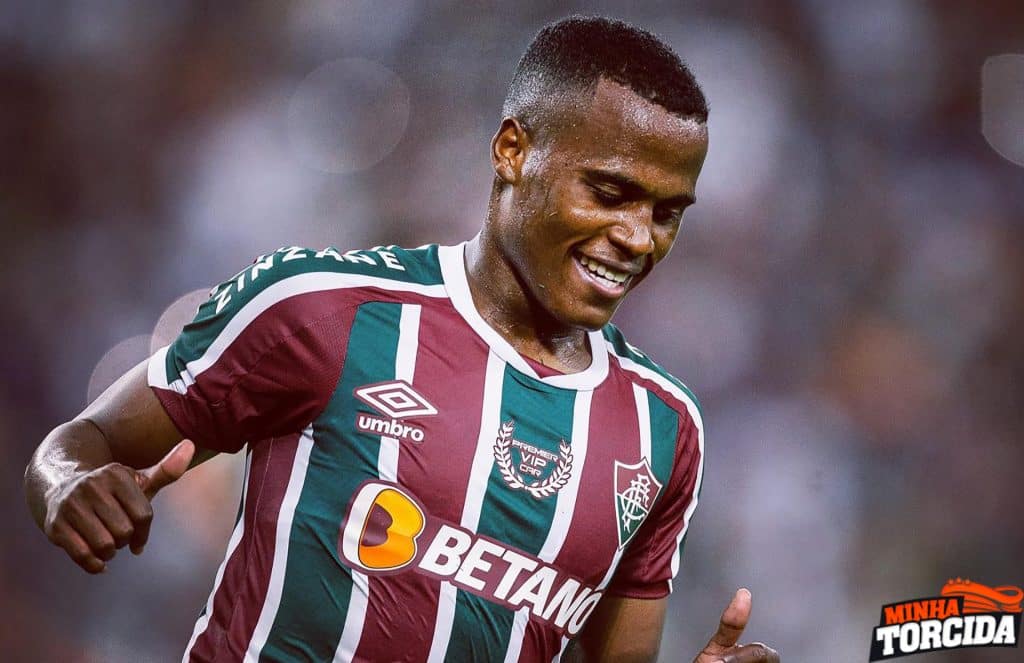 Jhon Arias acerta renovação de contrato com o Fluminense