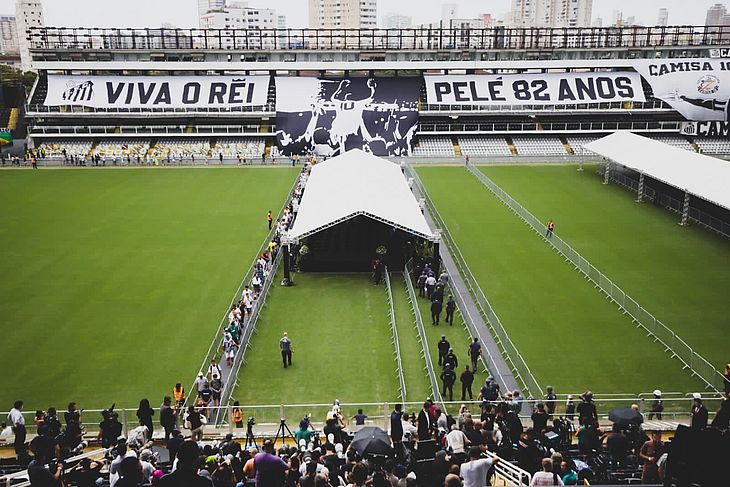 Mais de 230 mil pessoas compareceram no velório de Pelé