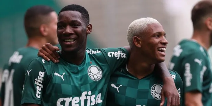 Palmeiras recebe proposta por jogador do atual time do Scarpa