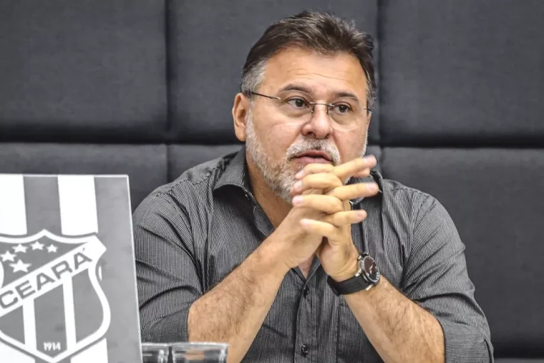 Robinson de Castro, presidente do Ceará, comunica aos diretores que pretende deixar cargo