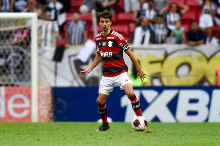 Rodrigo Caio diante do Botafogo