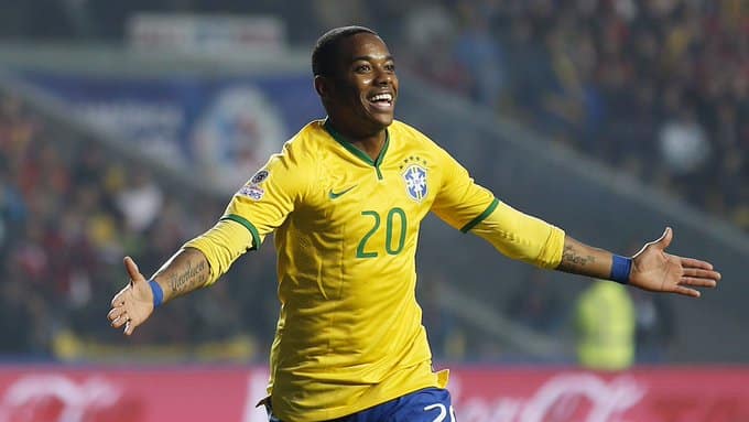 Clubes brasileiros teriam interesse em contratar Robinho; afirma ex-empresário