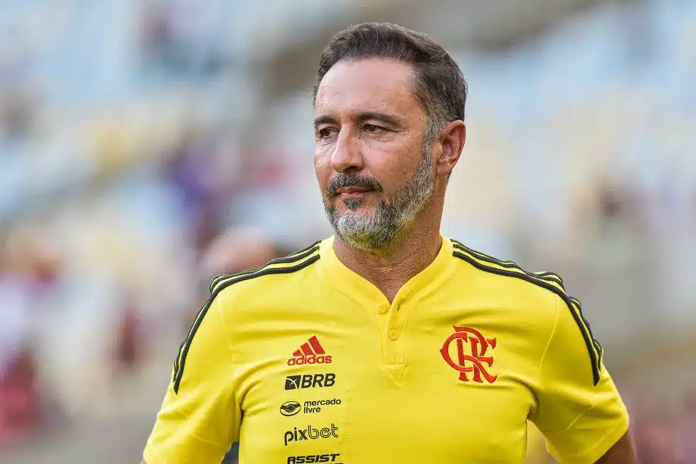 Em menos de 15 dias, Vitor Pereira perde Supercopa e Mundial de Clubes