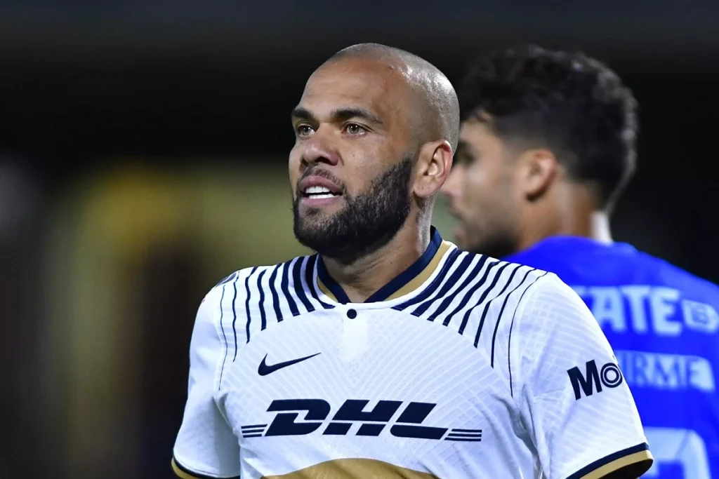 Pumas pede indenização milionária a Daniel Alves; confira o valor