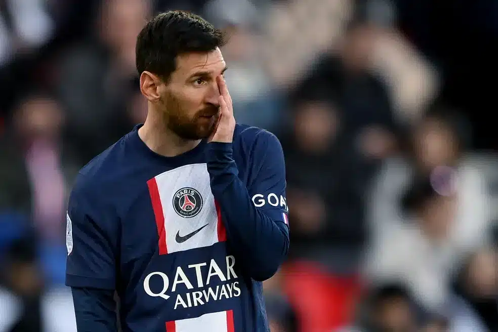 De vaiado a ovacionado, Messi vive looping de sensações como jogador