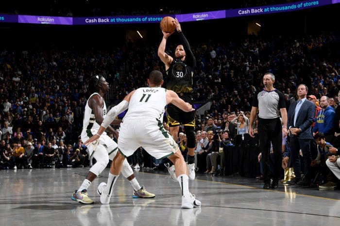 Stephen Curry comanda vitória do Warriors contra o Bucks