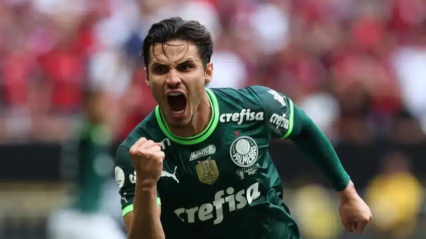 Raphael Veiga destaca desempenho do Palmeiras, mas lamenta perda de gol