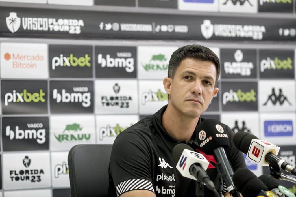 Pistolou! Ídolo do Vasco detona contratações do clube