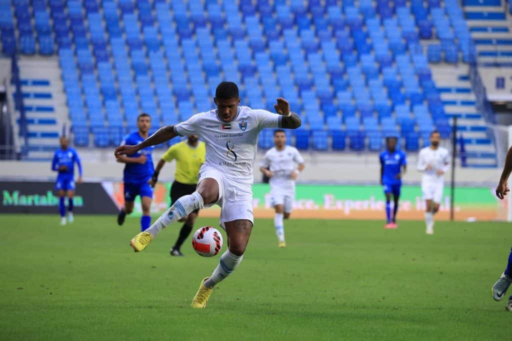 Jovem atacante brasileiro marca e ajuda o Dibba Al Fujairah a conquistar vitória na 1ª divisão dos Emirados Árabes