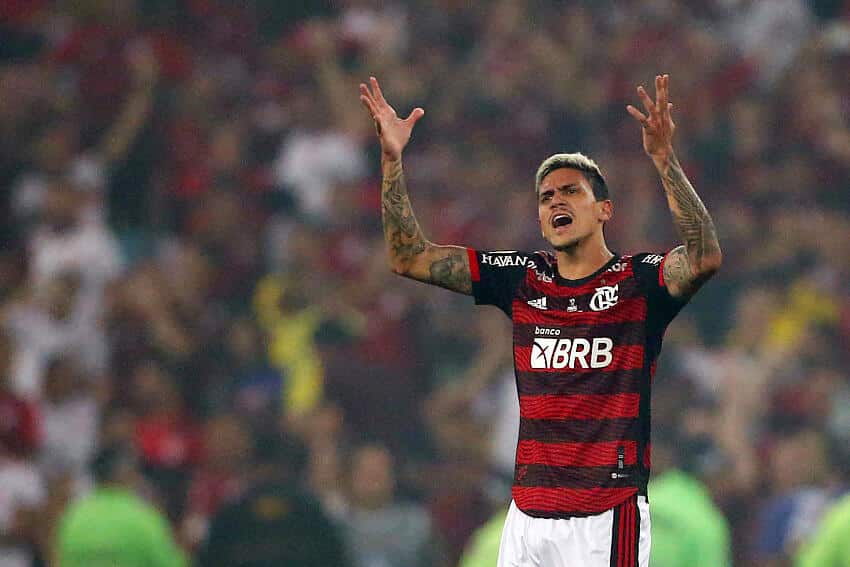 Atacante da Série B tem números melhores que Pedro, do Flamengo