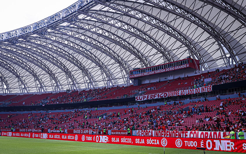 Delegação do Internacional é agredida de forma covarde após avançar da Copa do Brasil