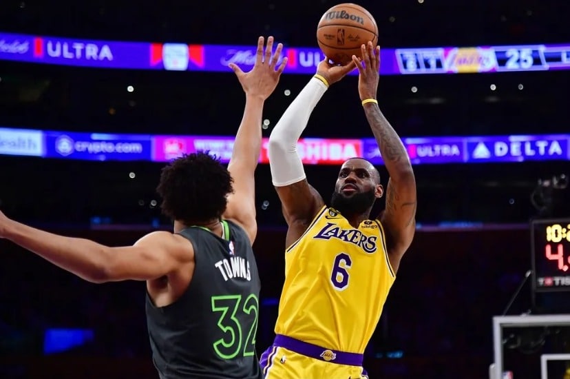 De virada, a equipe do Lakers venceu o Minnesota e seguiu para os playoffs da NBA