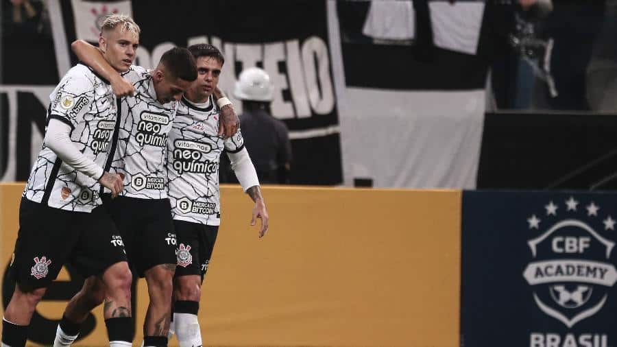 Milly Lacombe rebate jogador do Corinthians: “Covardia”