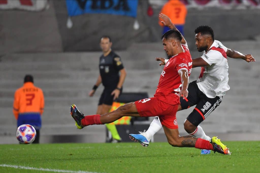 Clássico argentino entre River Plate x Independiente termina com clima tenso entre os jogadores