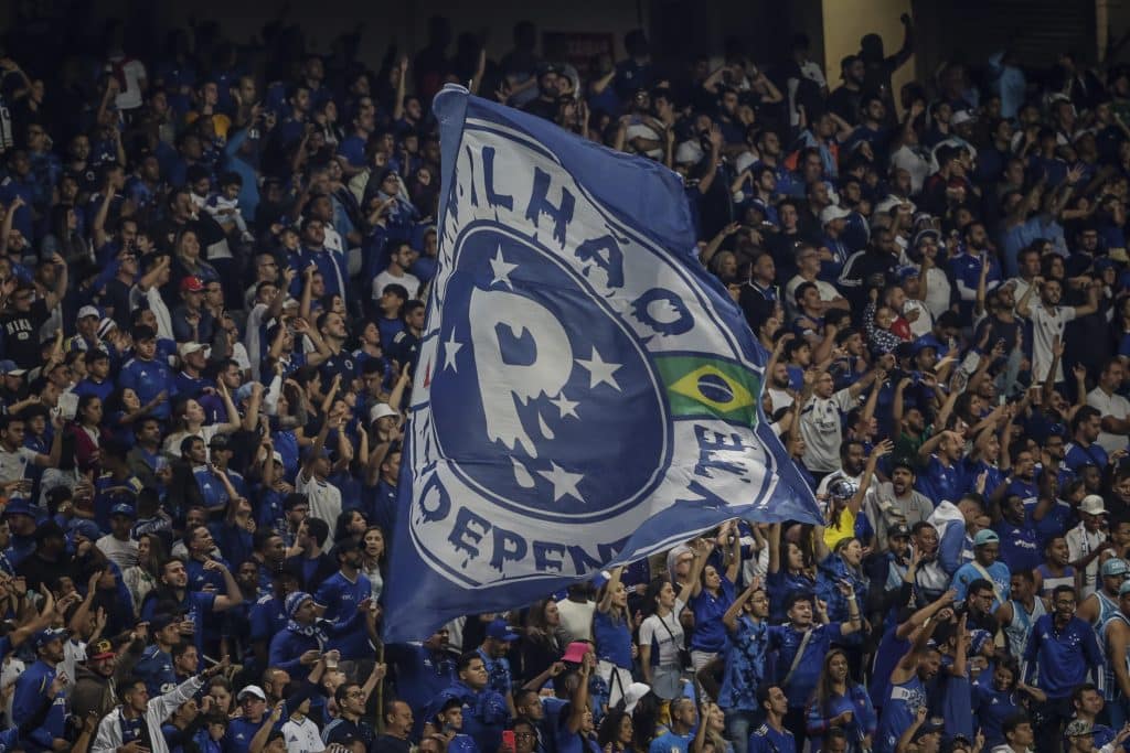 Cobrança: torcida do Cruzeiro bate o pé após goleada