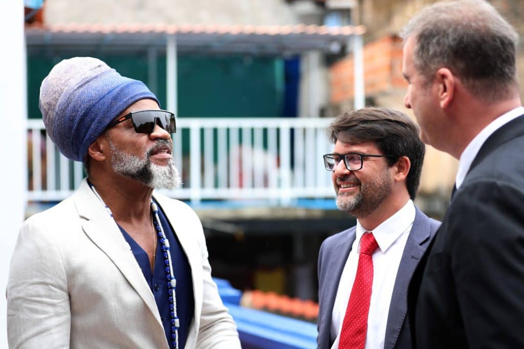 Carlinhos Brown comemora SAF de tradicional clube brasileiro; saiba detalhes