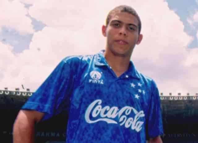 Data especial! Ronaldo Fenômeno comemora 30 anos da estreia como profissional