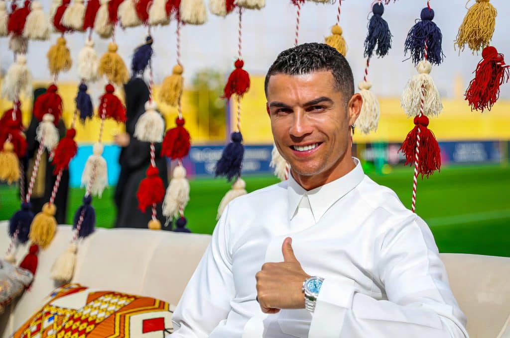 “Hora de milhões”; Cristiano Ronaldo ganha linha de relógios e valores surpreendem