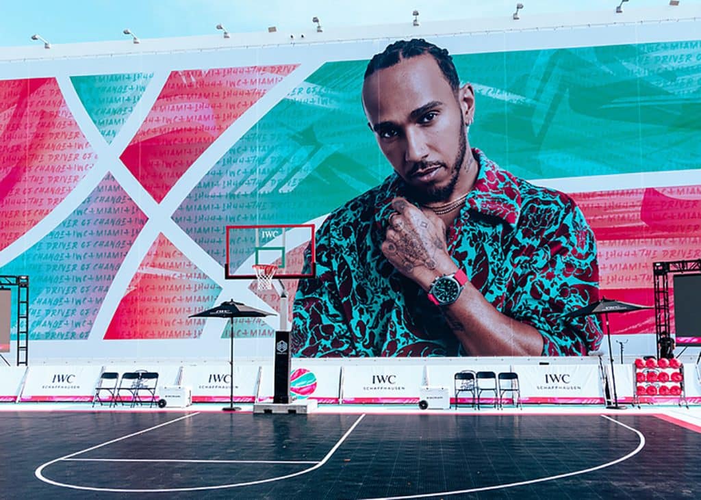 [VÍDEO] "Tem vaga. Alô, NBA"; Lewis Hamilton 'choca' e pode deixar Fórmula 1 rumo ao basquete norte-americano